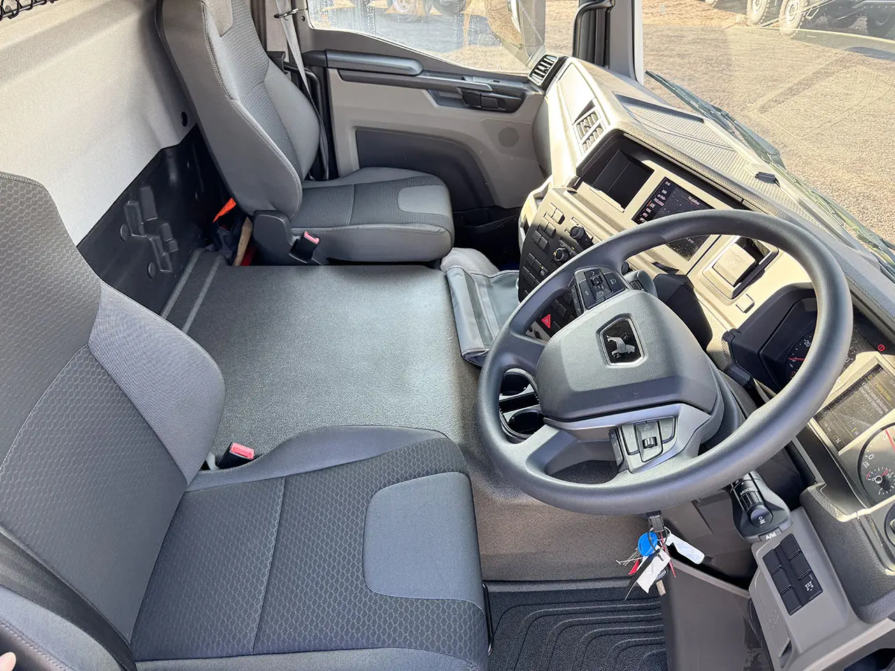 MAN TGM 26.320 BB CH Chassis Cabin 6x4 9