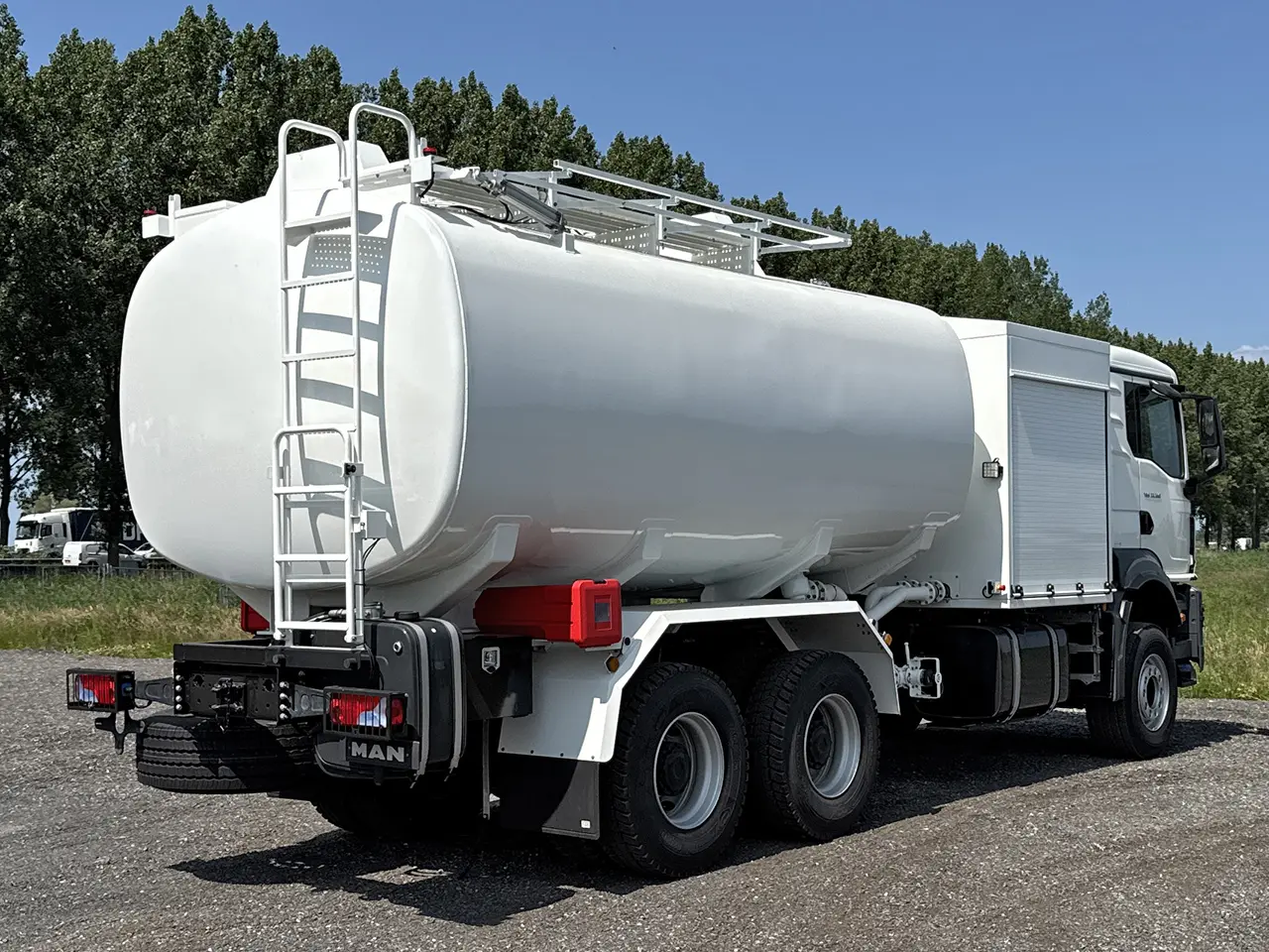 MAN TGS 33.360 BB CH Camion citerne à carburant pour l'aviation 6x4 2