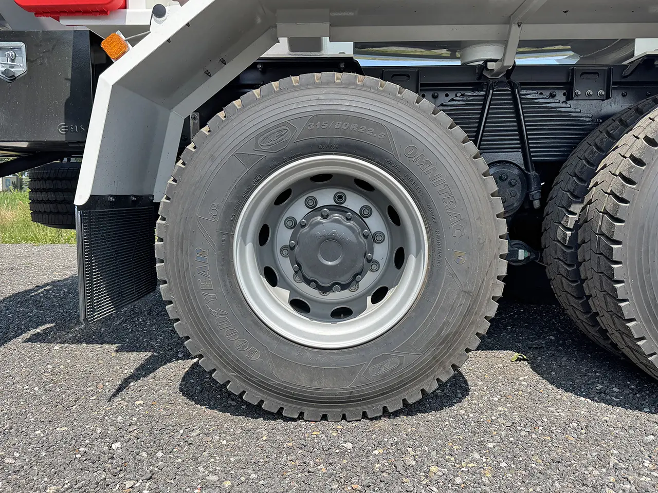 MAN TGS 33.360 BB CH Camion citerne à carburant pour l'aviation 6x4 24