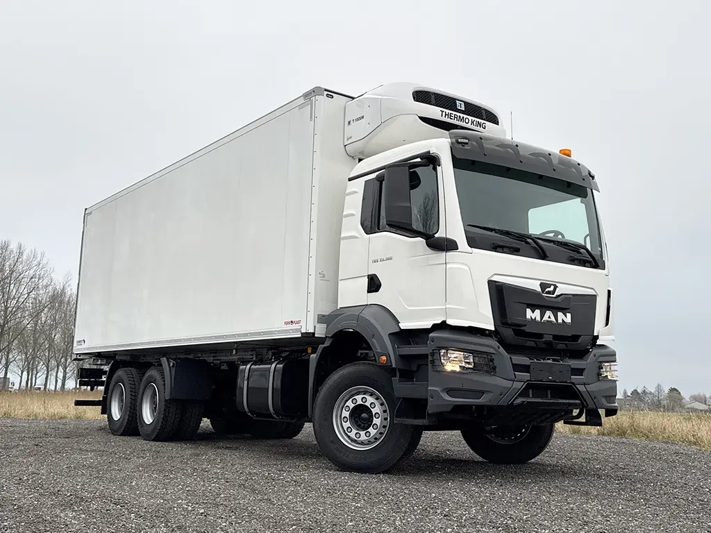 MAN TGS 33.360 BB CH 6x4 Refrigerated Box Truck 4