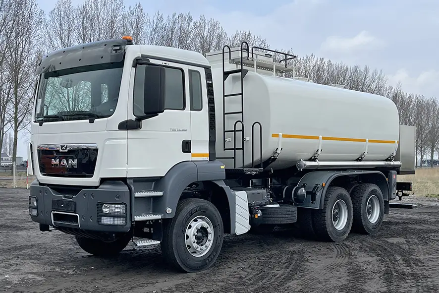 MAN TGS 33.360 BB-WW Camion citerne à carburant 6x4