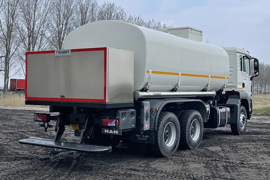 MAN TGS 33.360 BB-WW Camion citerne à carburant 6x4 2