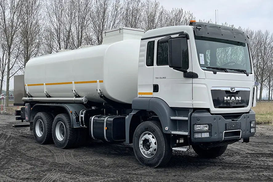 MAN TGS 33.360 BB-WW Camion citerne à carburant 6x4 4
