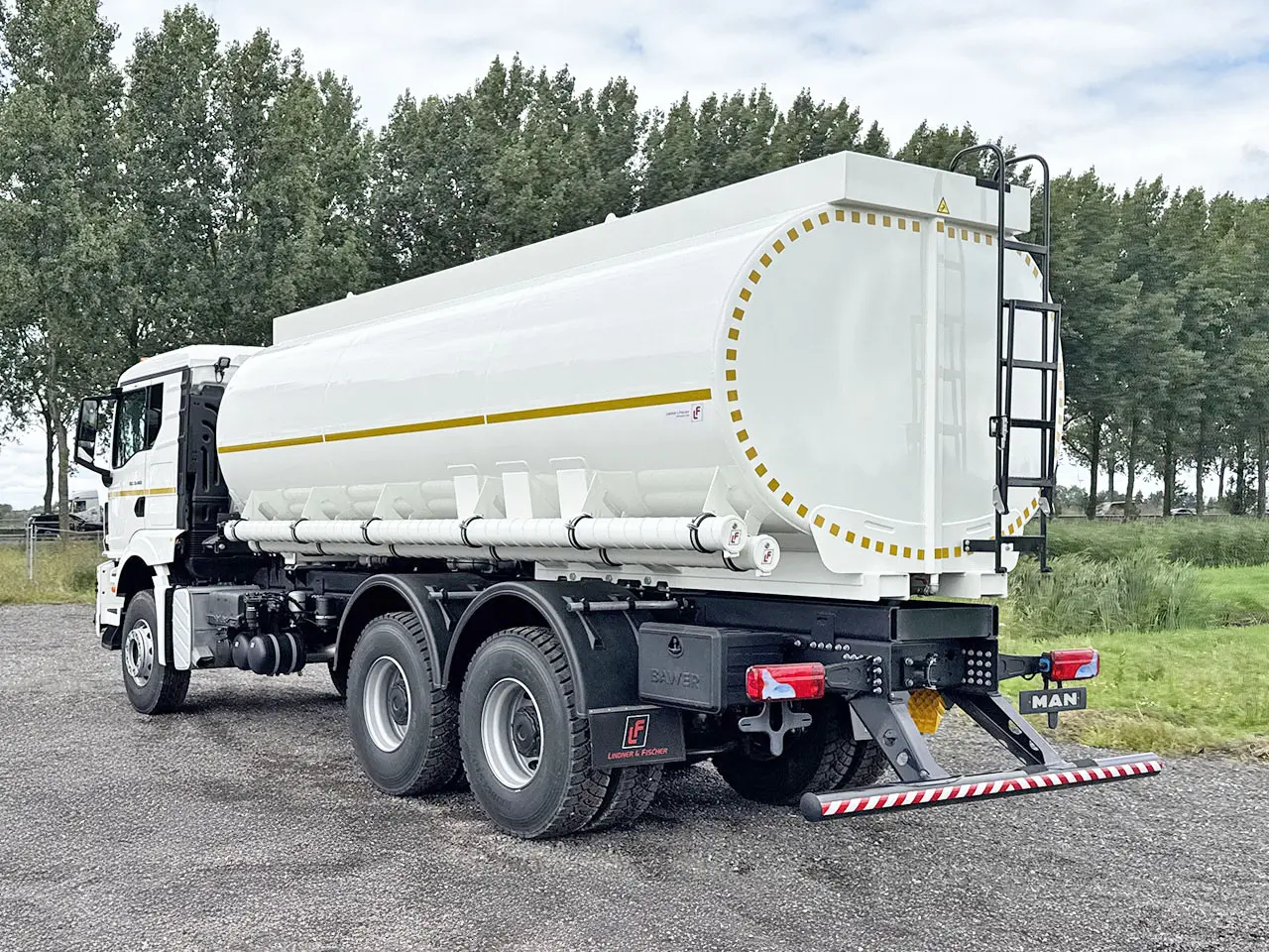 MAN TGS 33.400 BB CH 6x4 Fuel Tank Truck 6