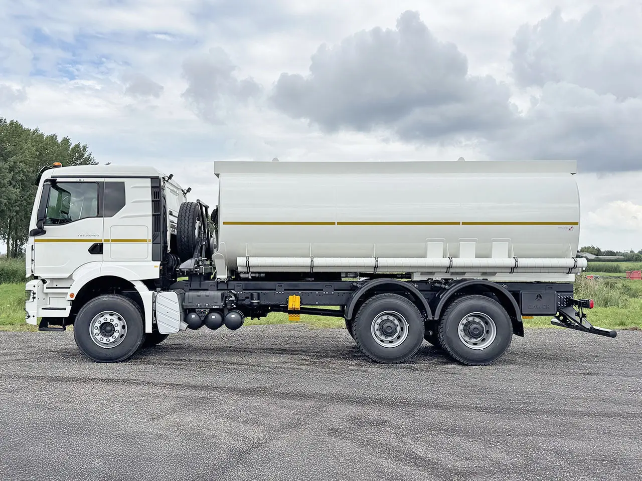 MAN TGS 33.400 BB CH Camion citerne à carburant 6x4 7