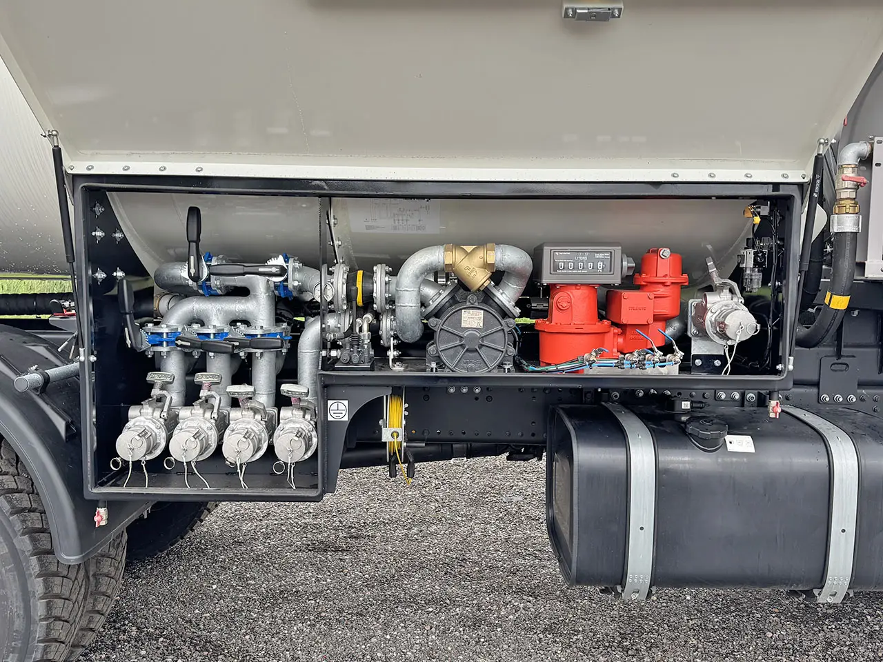 MAN TGS 33.400 BB CH 6x4 Fuel Tank Truck 13