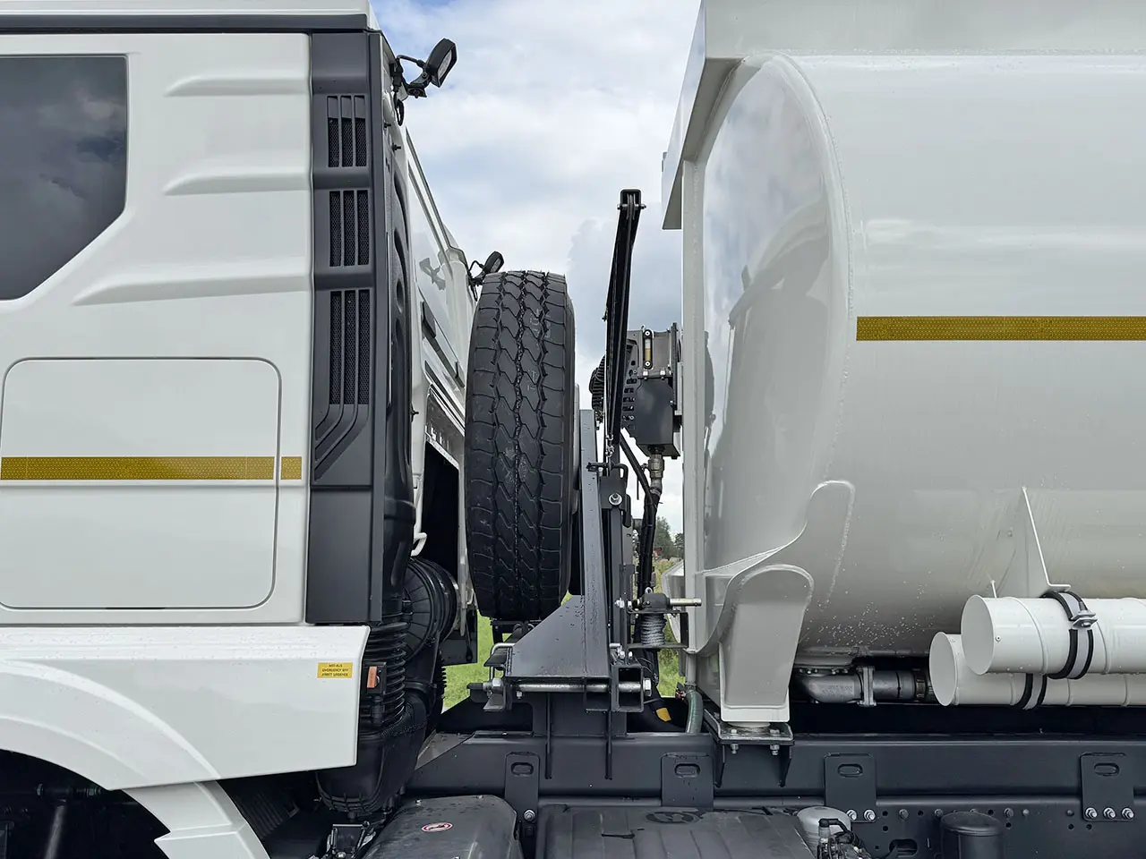 MAN TGS 33.400 BB CH 6x4 Fuel Tank Truck 15