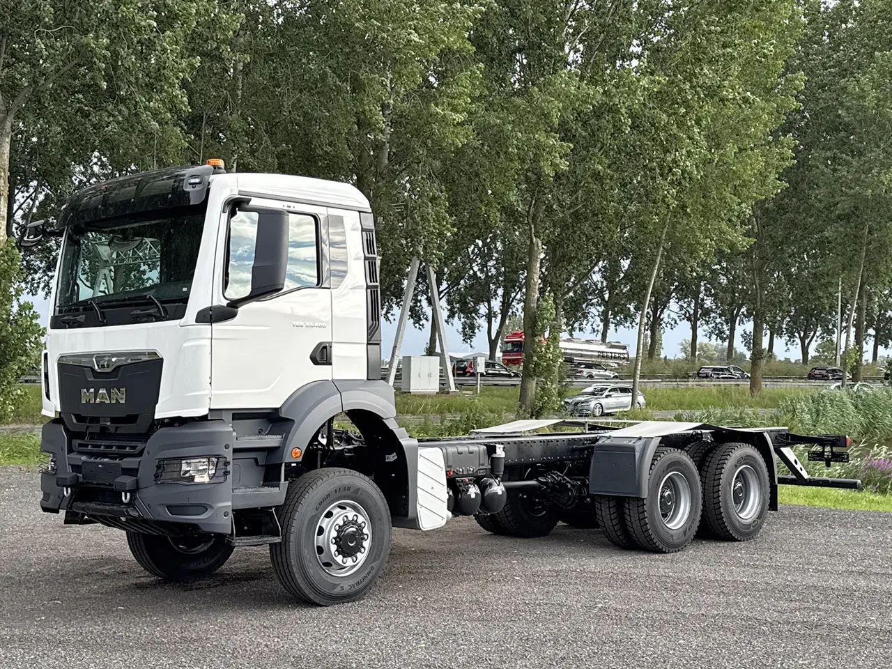 MAN TGS 33.400 BB CH Chassis Cabin 6x6