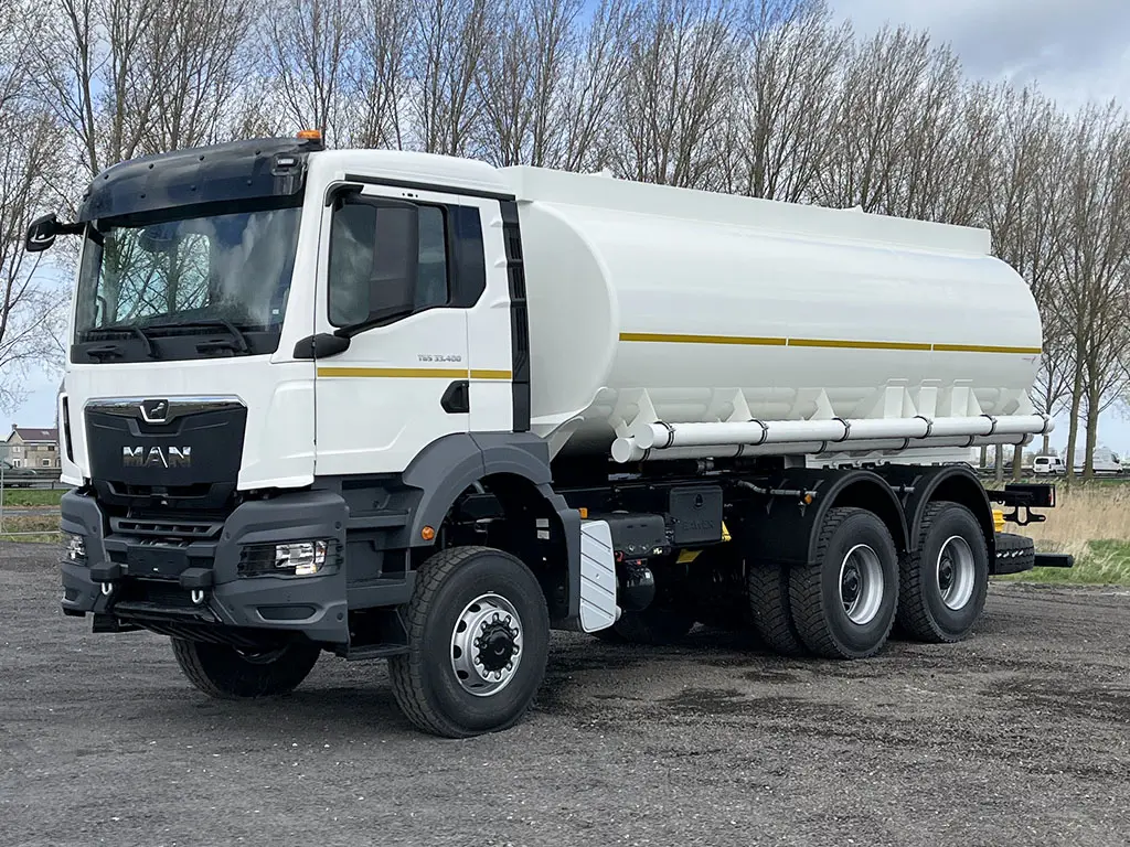 MAN TGS 33.400 BB CH Camion citerne à carburant 6x6