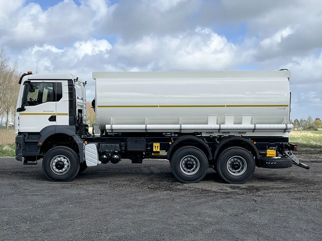 MAN TGS 33.400 BB CH Camion citerne à carburant 6x6 7