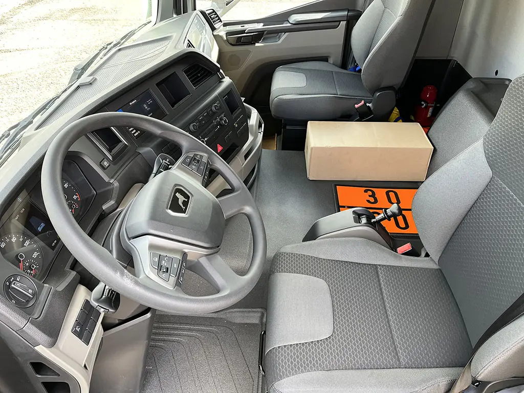 MAN TGS 33.400 BB CH Camion citerne à carburant 6x6 8
