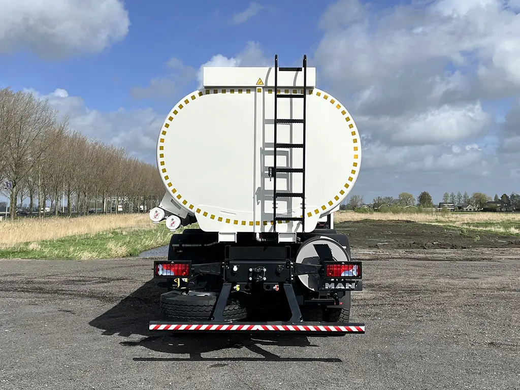 MAN TGS 33.400 BB CH Camion citerne à carburant 6x6 12