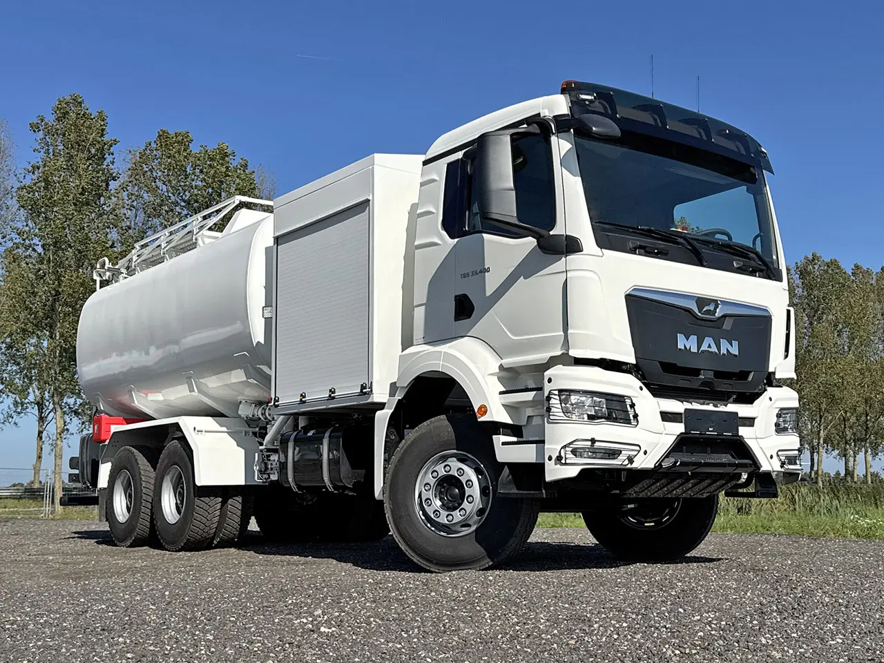MAN TGS 33.400 BB CH ADR Camion citerne à carburant pour l'aviation 6x4 4