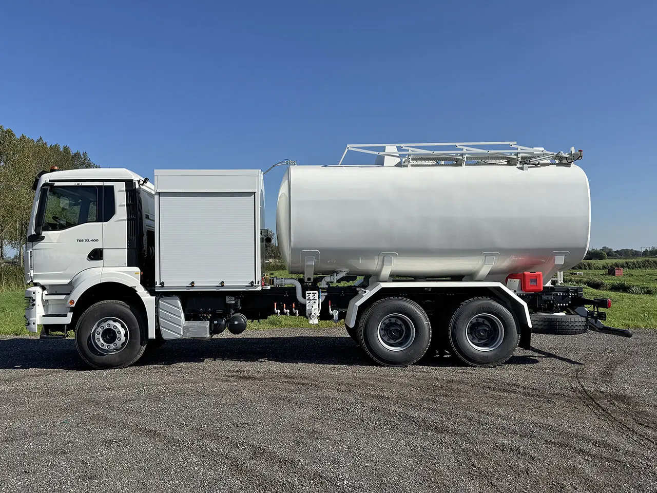 MAN TGS 33.400 BB CH ADR Camion citerne à carburant pour l'aviation 6x4 7