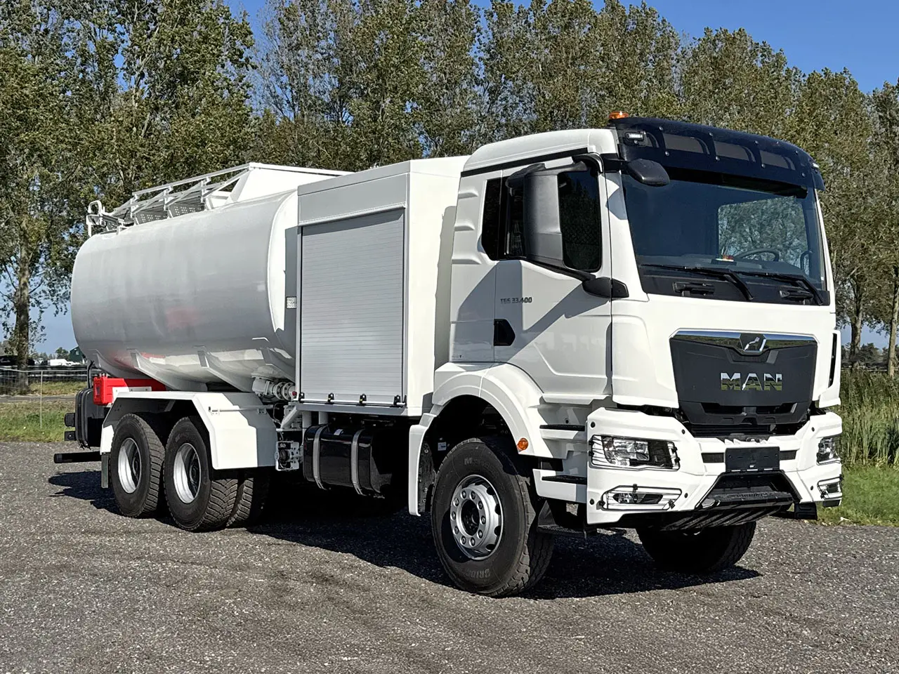 MAN TGS 33.400 BB CH ADR Camion citerne à carburant pour l'aviation 6x4 8