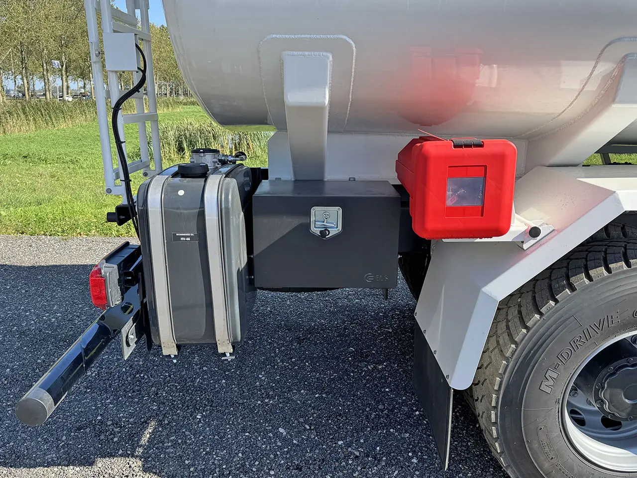 MAN TGS 33.400 BB CH ADR Camion citerne à carburant pour l'aviation 6x4 15