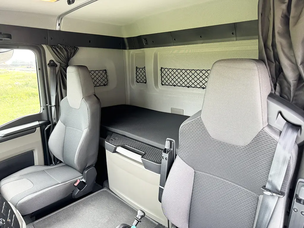 MAN TGS 33.440 BB SA 6x4 Tractor Head 11