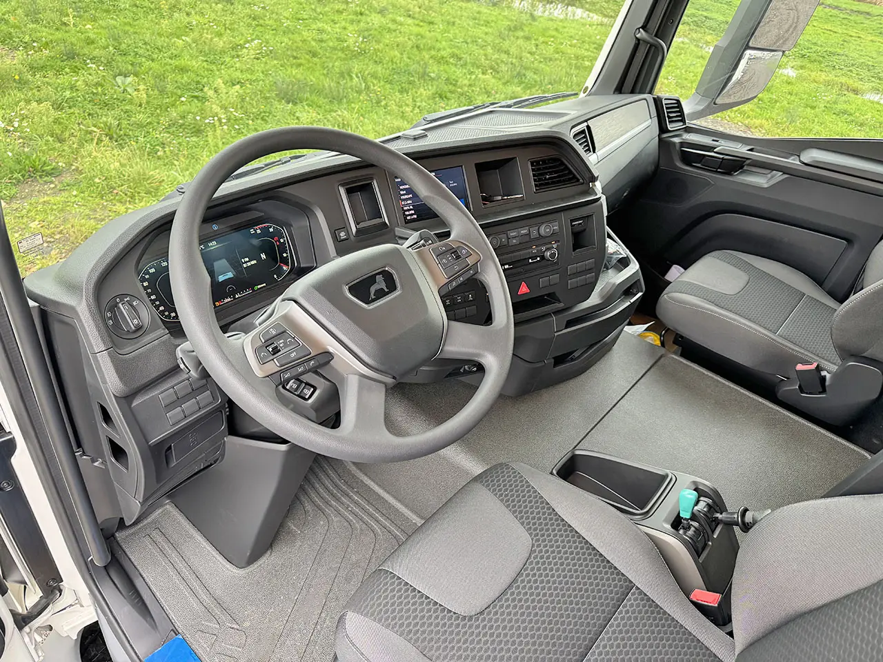 MAN TGS 33.440 BB SA 6x4 Tractor Head