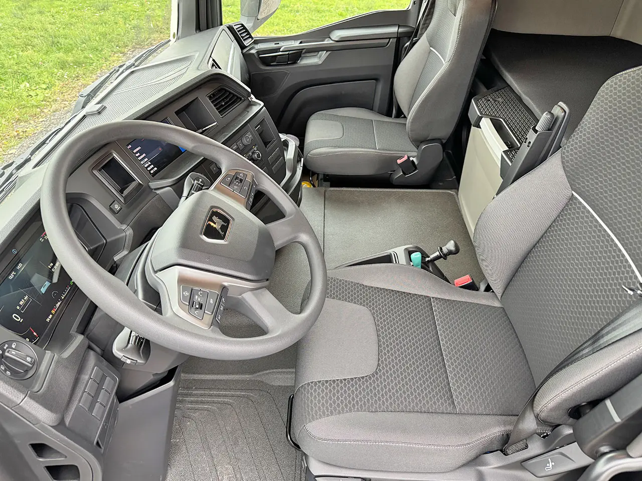 MAN TGS 33.440 BB SA 6x4 Tractor Head 9