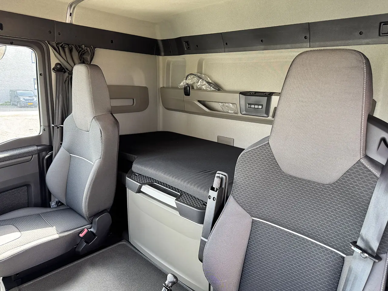 MAN TGS 33.440 BB SA 6x4 Tractor Head 10