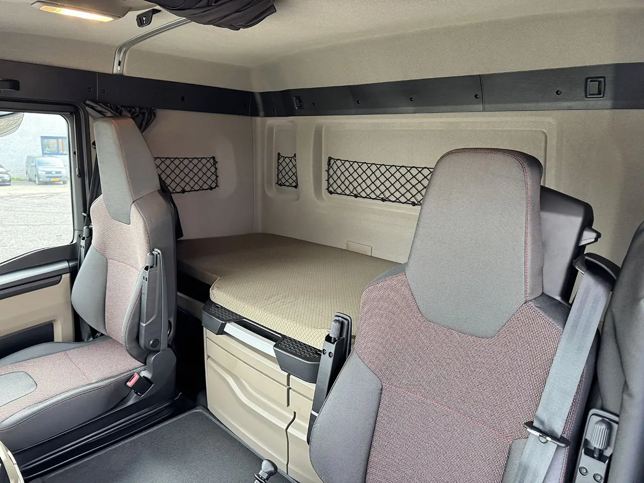 MAN TGS 33.440 BB SA Premium 6x4 Tractor Head 11