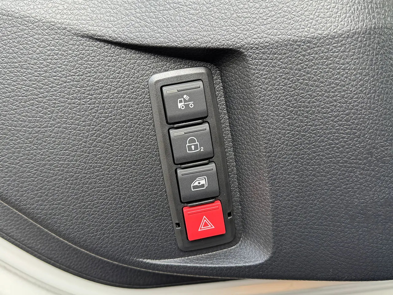 MAN TGS 33.440 BB SA Premium 6x4 Tractor Head 16