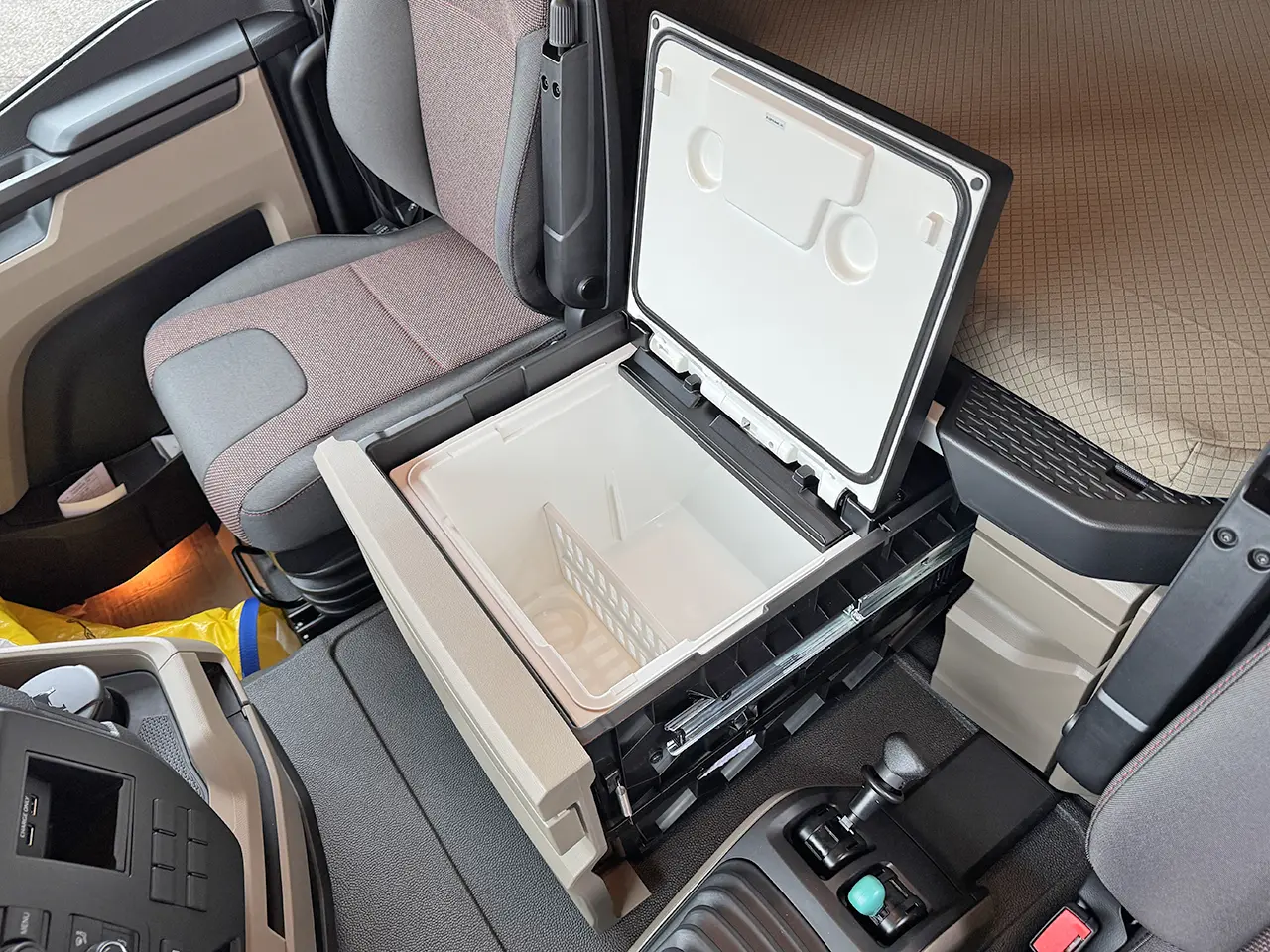 MAN TGS 33.480 BB SA Premium 6x4 Tractor Head 12