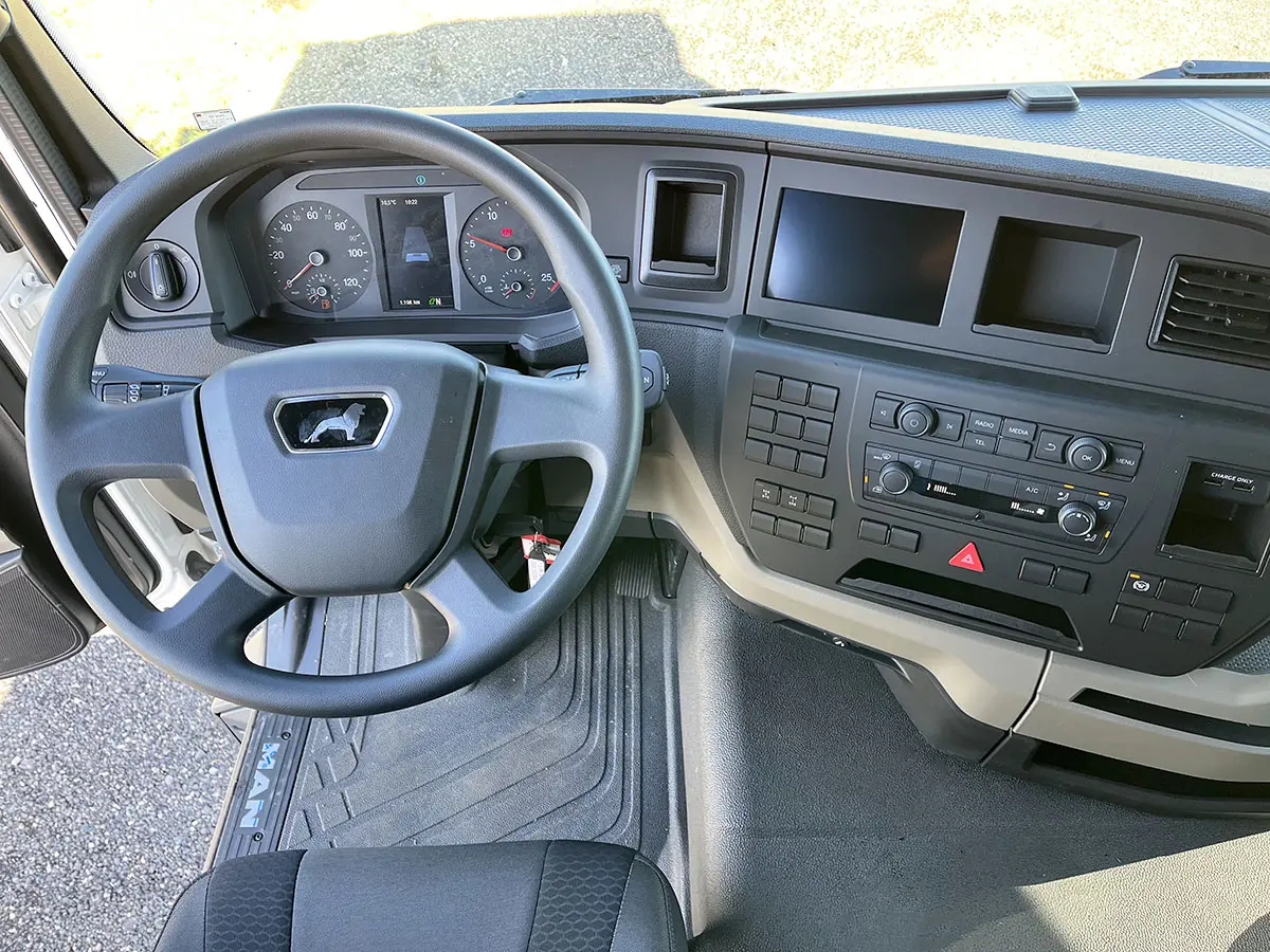 MAN TGS 41.400 BB CH 8x4 Tipper Truck 9