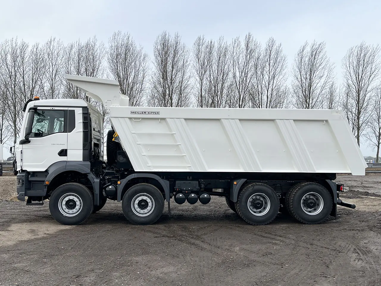 MAN TGS 41.400 BB CH 8x4 Tipper Truck 2