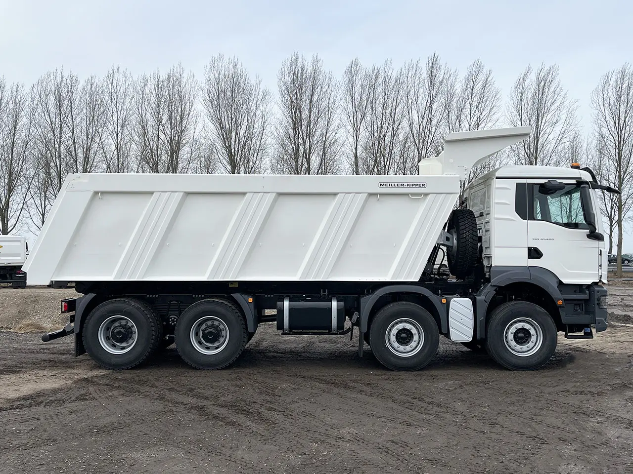 MAN TGS 41.400 BB CH 8x4 Tipper Truck 5