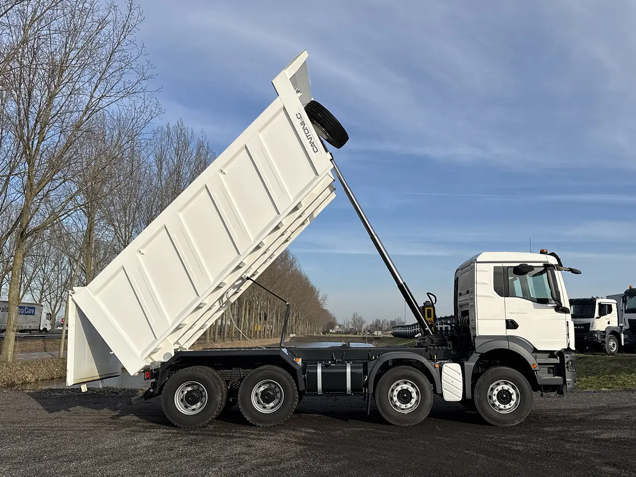 MAN TGS 41.400 BB CH 8x4 Tipper Truck 17