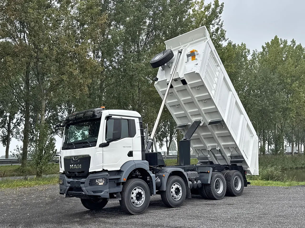 MAN TGS 41.400 BB CH Tipper Truck 8x4 14