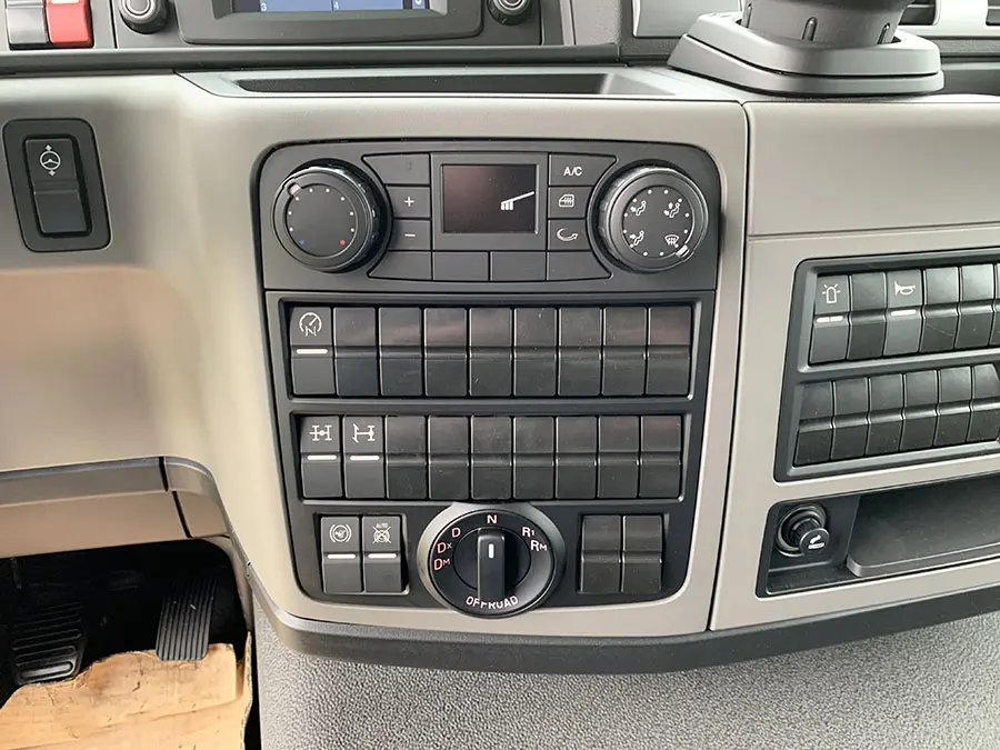 MAN TGS 41.480 BB AT 8x4 Tractor Head 11