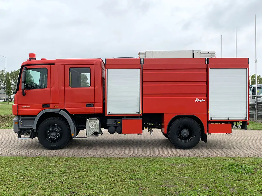 Mercedes-Benz Actros 2035 Full Spec Camion de pompiers 4x2 2