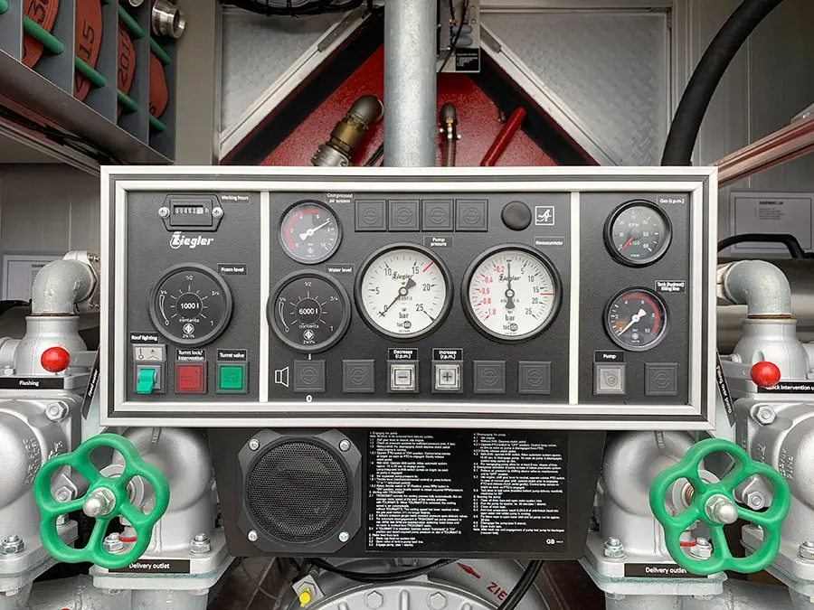 Mercedes-Benz Actros 2035 Full Spec 4x2 Fire Fighter Truck 11