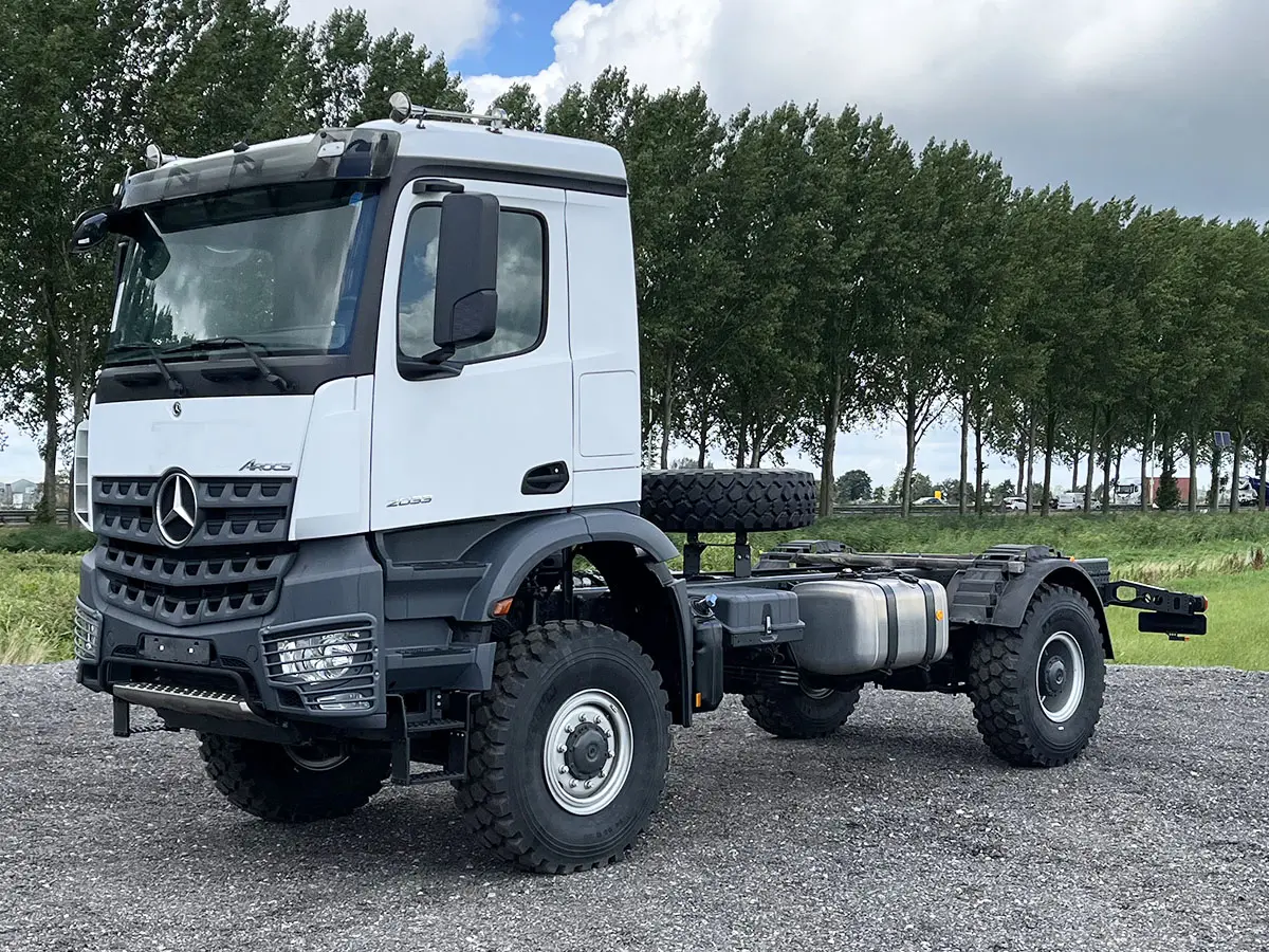 Mercedes-Benz Arocs 2033-A 4x4 Chassis Cabin