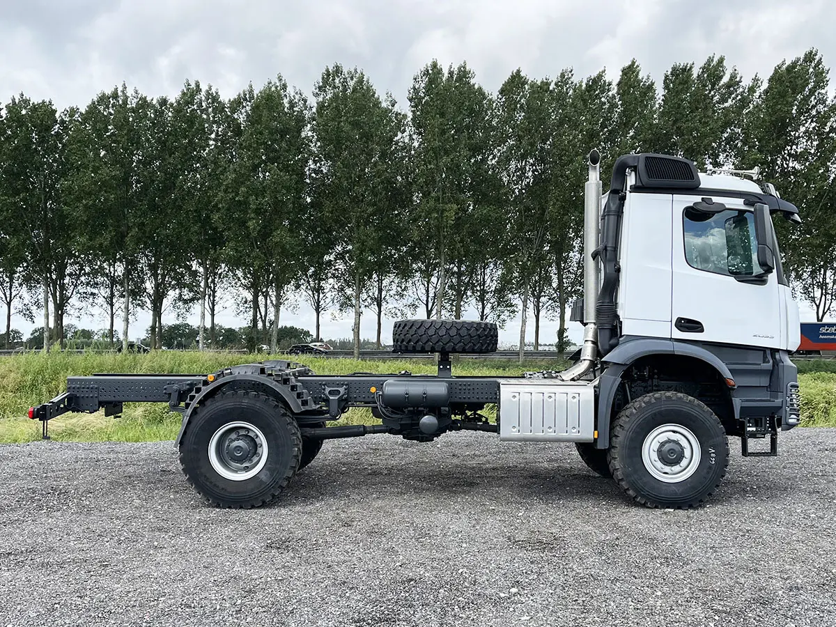 Mercedes-Benz Arocs 2033-A 4x4 Chassis Cabin 5