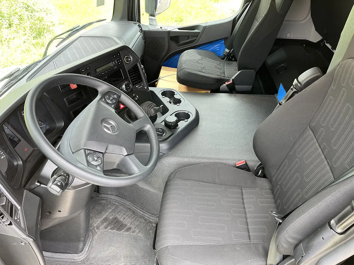 Mercedes-Benz Arocs 2033-A 4x4 Chassis Cabin 7