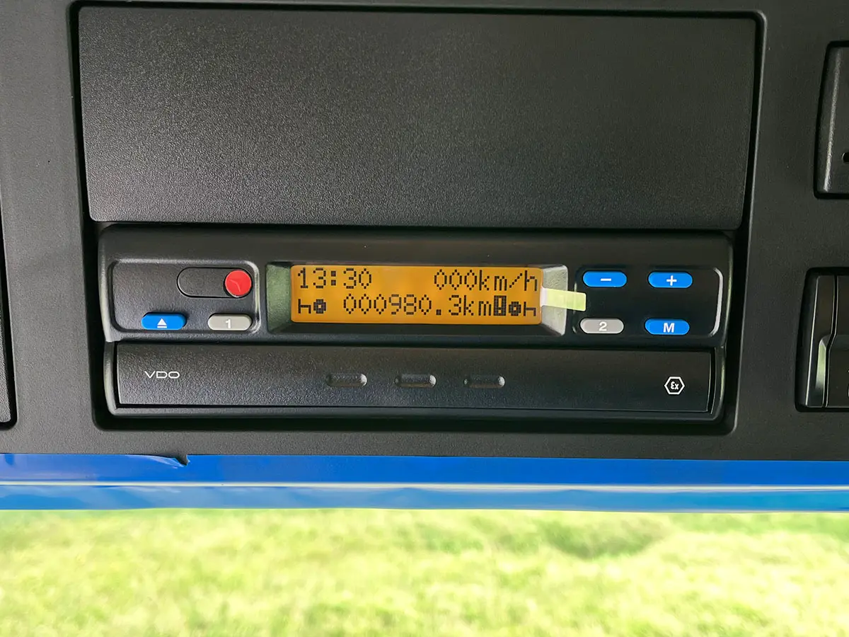 Mercedes-Benz Arocs 2033-A 4x4 Chassis Cabin 10