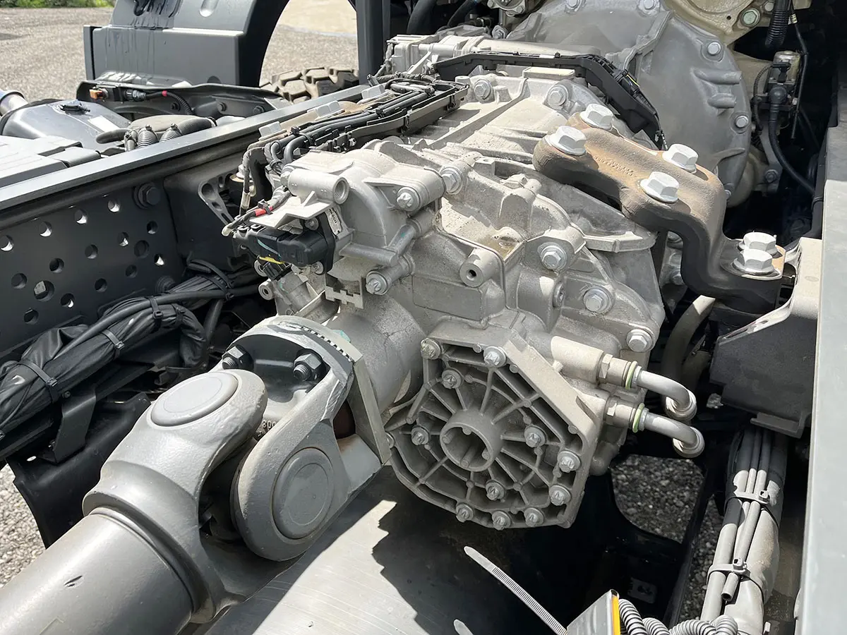 Mercedes-Benz Arocs 2033-A 4x4 Chassis Cabin 12