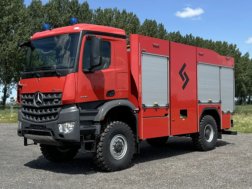 Mercedes-Benz Arocs 2036-A 4x4 Fire Fighter Truck 1