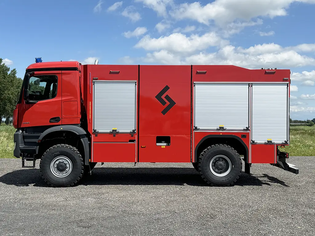 Mercedes-Benz Arocs 2036-A 4x4 Fire Fighter Truck 2