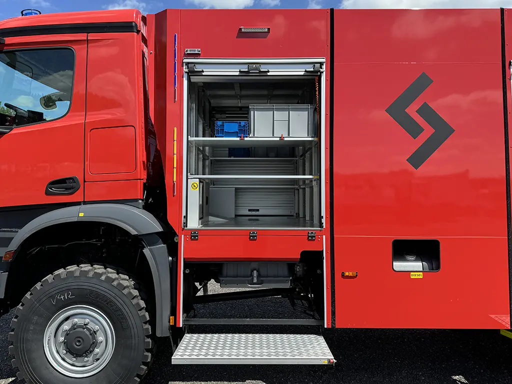 Mercedes-Benz Arocs 2036-A Camion de pompiers 4x4 13