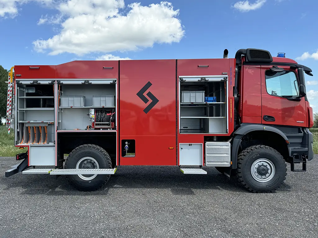 Mercedes-Benz Arocs 2036-A Camion de pompiers 4x4 19