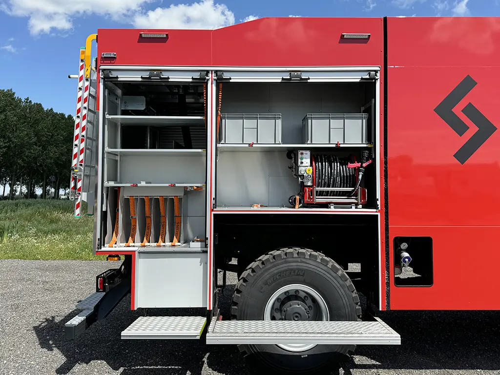 Mercedes-Benz Arocs 2036-A Camion de pompiers 4x4 21