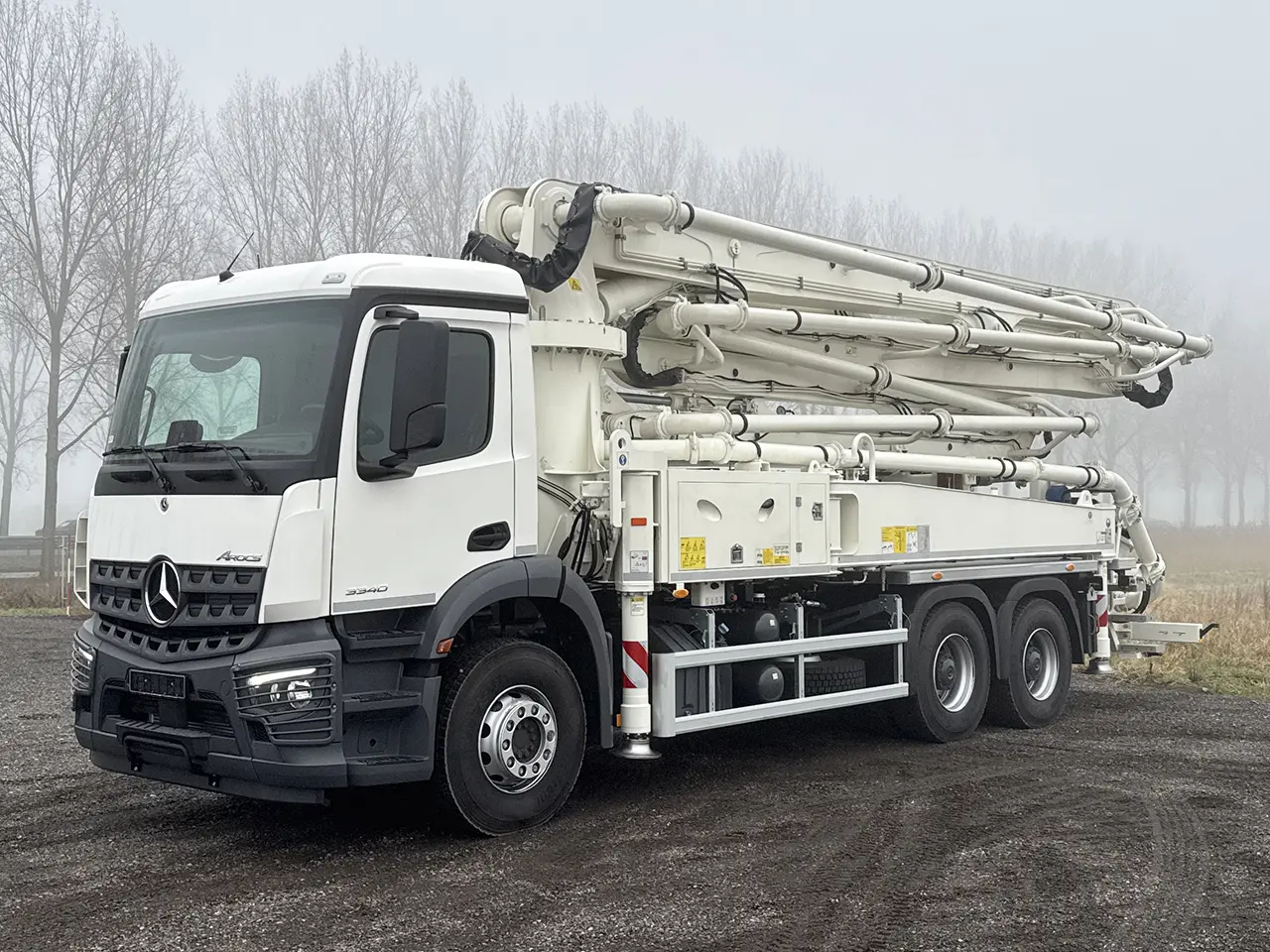 Mercedes-Benz Arocs 3340 6x4 Concrete Pump