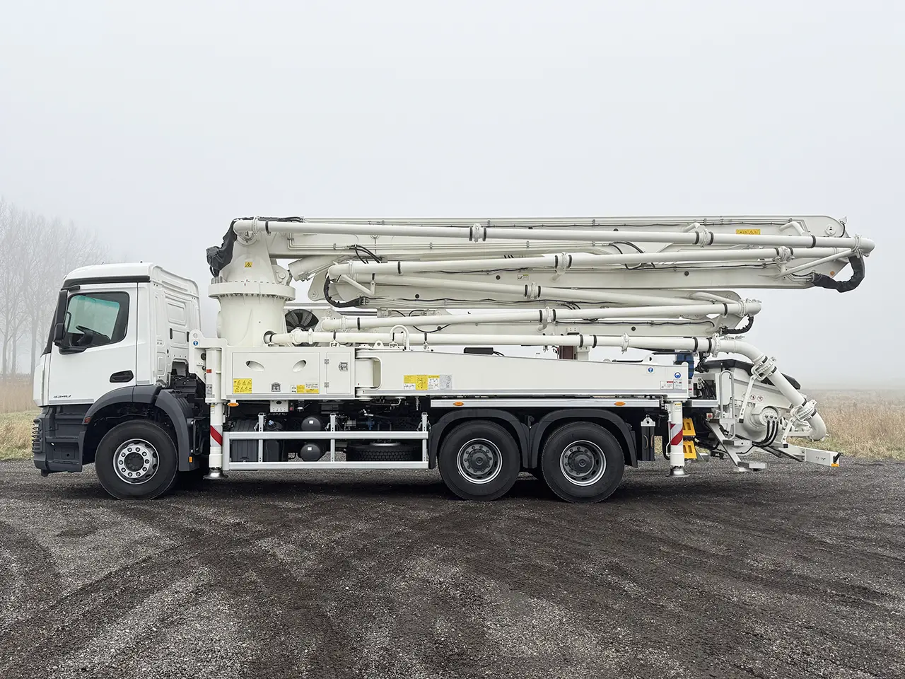 Mercedes-Benz Arocs 3340 6x4 Concrete Pump 2