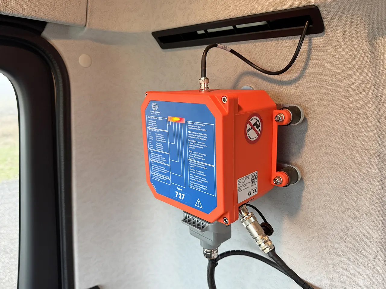 Mercedes-Benz Arocs 3340 6x4 Concrete Pump 12