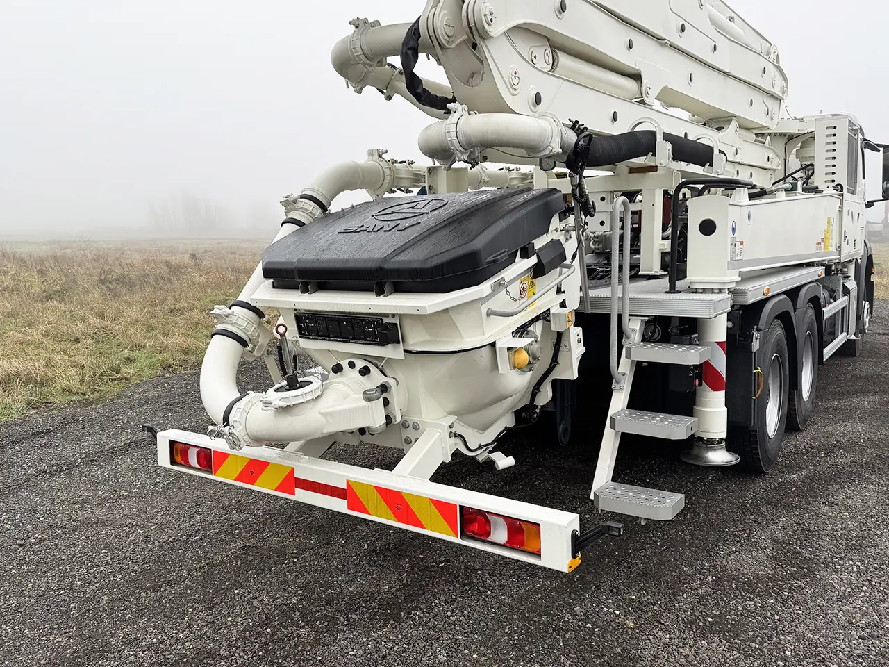 Mercedes-Benz Arocs 3340 6x4 Concrete Pump 14