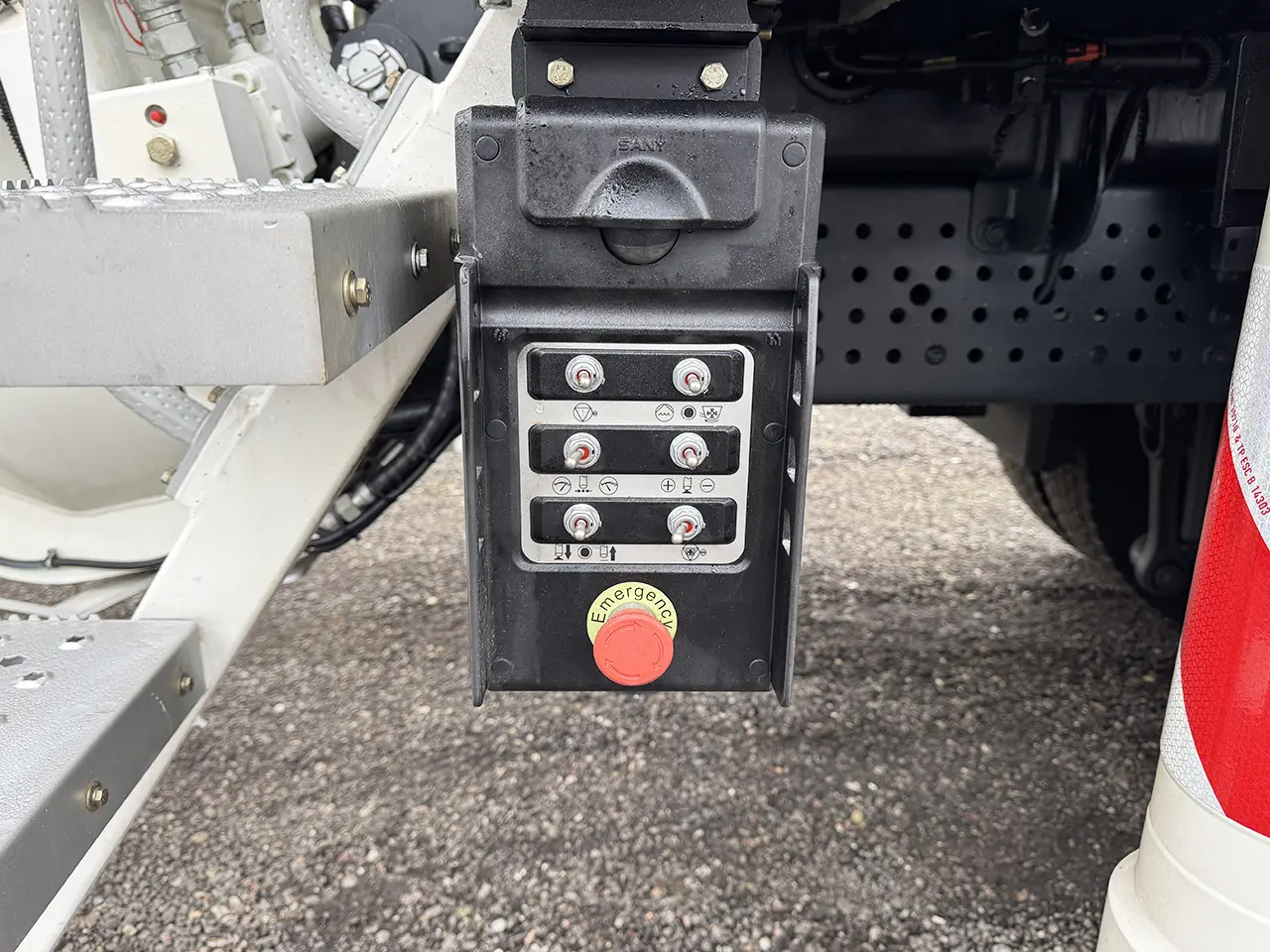 Mercedes-Benz Arocs 3340 6x4 Concrete Pump 15